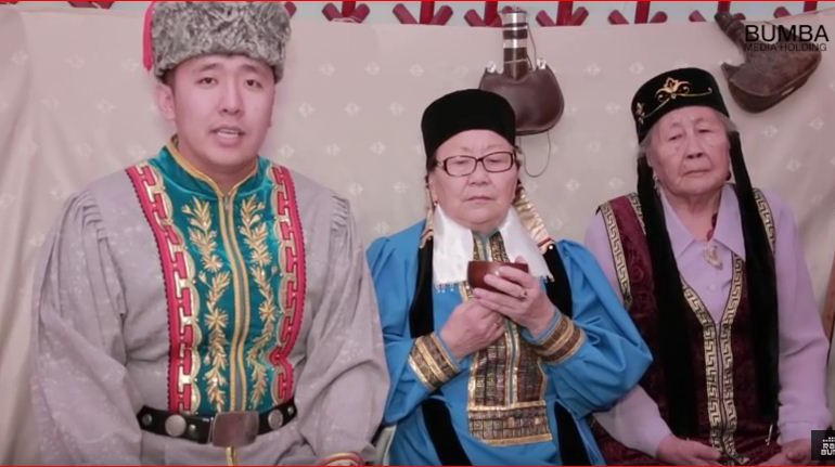 Халимагууд Монгол ахан дүүсдээ мэнд дэвшүүлэв