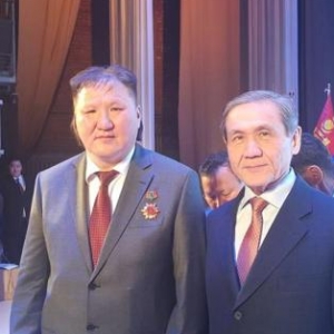 Арго багш УИХ-д нэр дэвшиж улс төрчидтэй зодолдоно гэв
