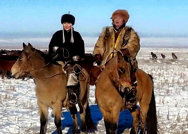 Олон жилийн дараа С.Жавхлан, Т.Баясгалан гавьяатууд эргэн уран бүтээлдээ орлоо