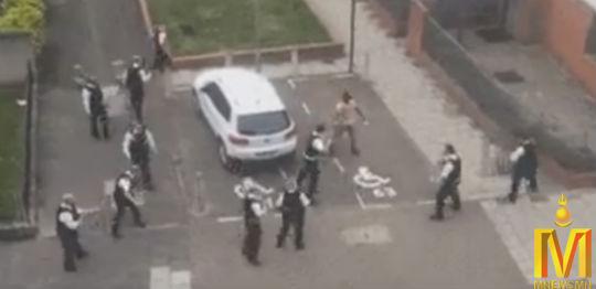 11 цагдаа ганцхан дүрвэгчээс айж зугтаав (video)