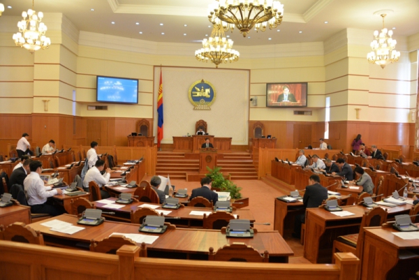 УИХ ямар хуулиудыг зөрчиж Цэцийн даргыг хөөхийг харцгаая!