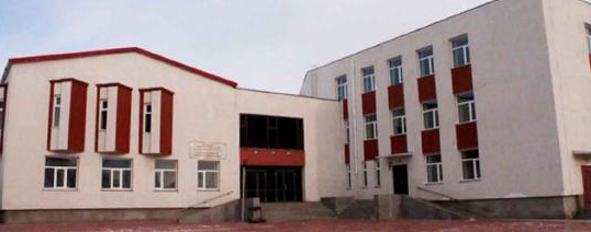 Ангидаа цоожлогдсон охин гурван давхраас унаж гэмтжээ