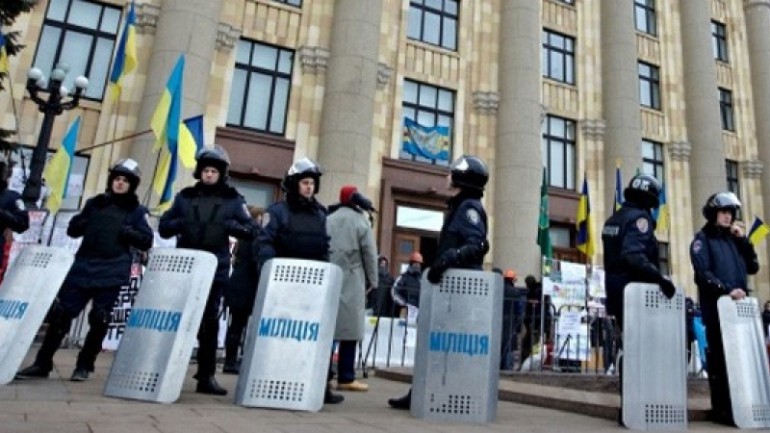 Евромайданаас хойш хоёр жил өнгөрсөн ч Украинд байдал дээрдсэнгүй