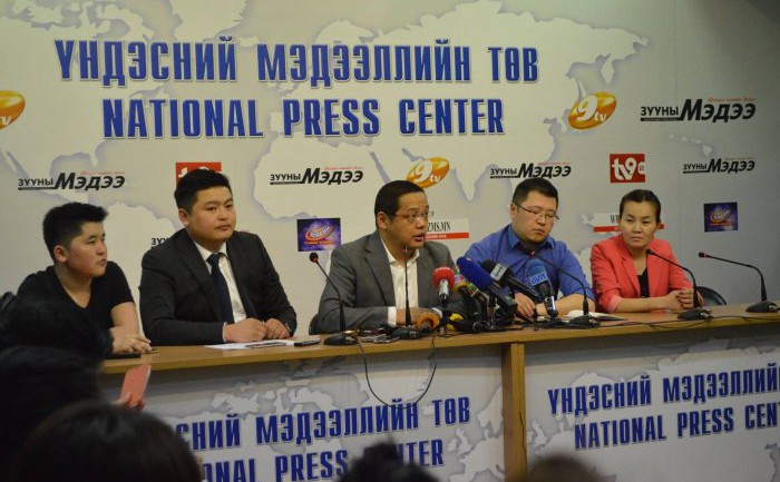 “Монгол коммент” нэвтрүүлгийн хөтлөгч М.Батбилэгт тусалцгаая