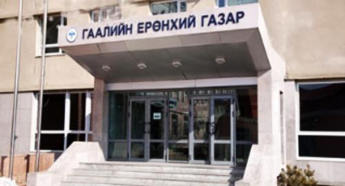 Хахууль авсан гаалийн ажилтнуудын хэргийг удахгүй шийднэ