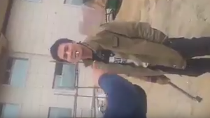 Сүх заазуур эргүүлдэг Барилгачин Хятад даварч байна  / VIDEO /