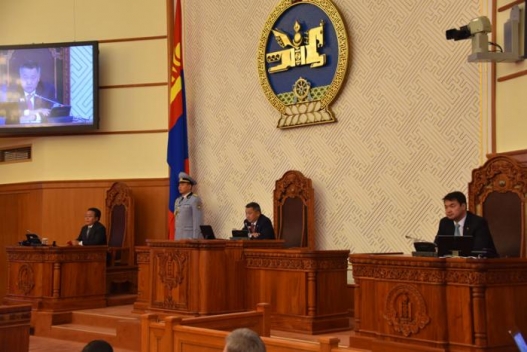 Намуудын доторх зодоон