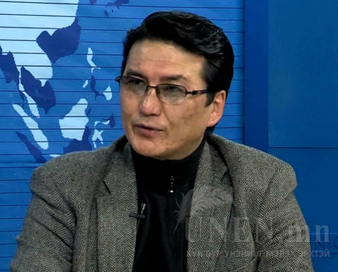 Ж.Ганбаатар: Ерөнхийлөгч Франц явж ирээд “Арева”-д ашиглалтын гурван лиценз бэлэглэсэн