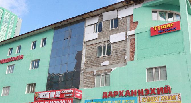 Байгалийн гамшигт чанаргүй барилгууд ил боллоо