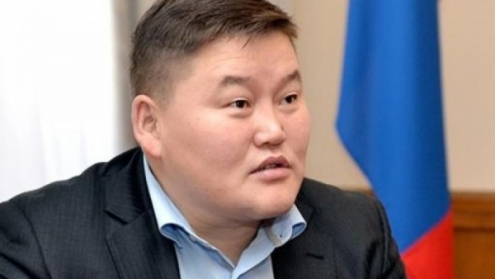 М.Хүдэрбаатар та, эрх мэдэлтнүүдийн  мөнгө унагадаг төслийг  хамгаалсаар байх уу?