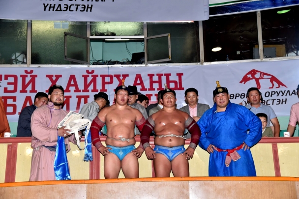 Аймгийн цолтнууд хишиг барилдааны түрүү булаалдлаа