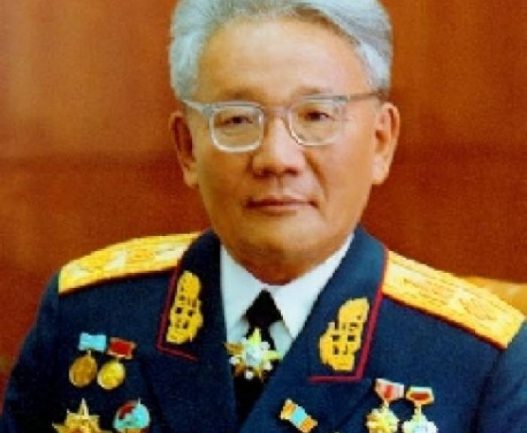 Цэдэнбалт гуай  дэндүү даруу байж…