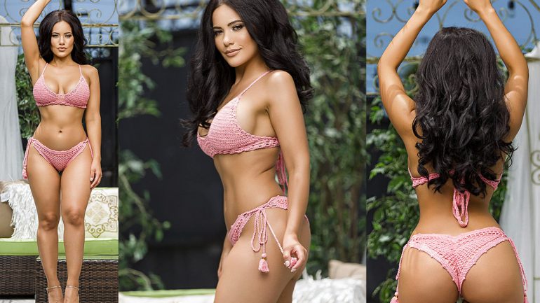 Танилц: Хагас нүцгэлсэн Jennifer Andrade