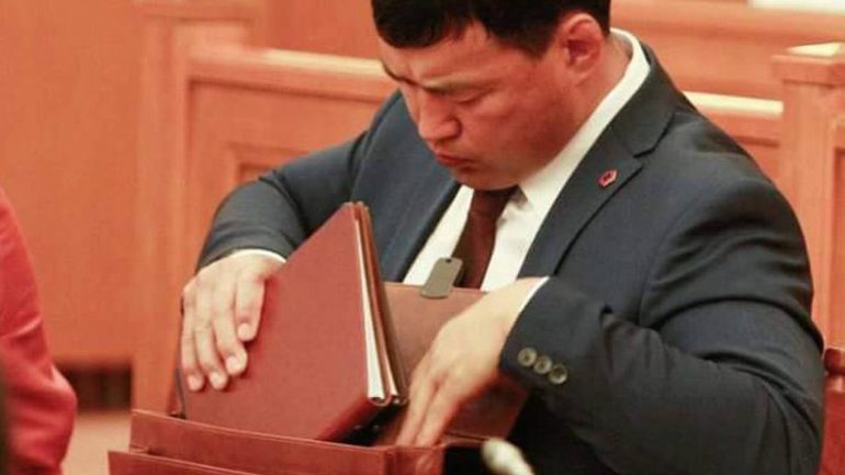 А.Сүхбат гишүүн бухимджээ