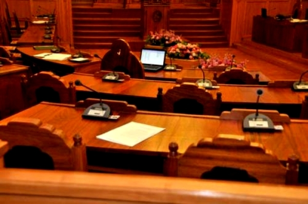 Анхдугаар чуулганыг наадмаас өмнө зарлах уу