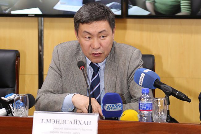 Цалингийн зээлтэй шүүгчдийг банк, мөнгөний барьцаанд оруулах аюул үүсэх гээд байна гэв