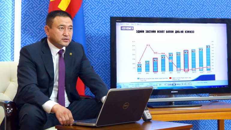 Эдийн засаг өснө гэж Сангийн сайд хэллээ
