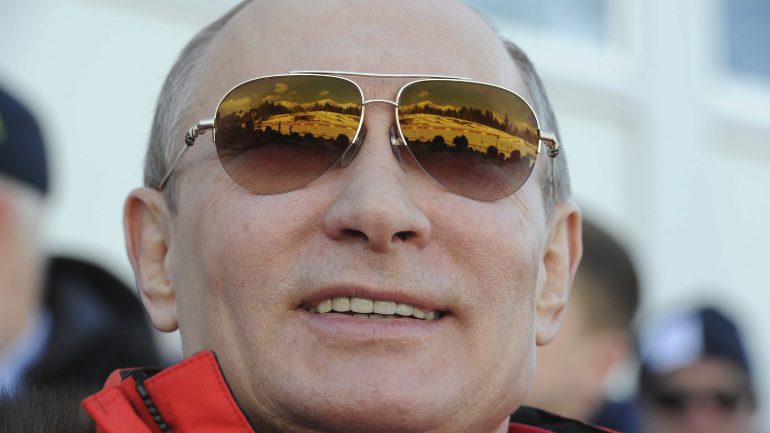 В.Путин: Өвөө минь Сталины тогоочоор ажиллаж байсан