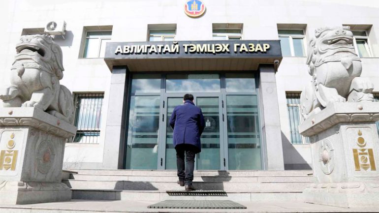 Албан тушаалд очсон залуусын зам АТГ-аар төгсдөг нь гунигтай