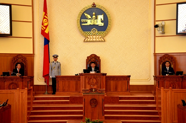 М.Энхболд: Гацаанд ороод байгаа томоохон төслүүдийг хөдөлгөх цаг болсон