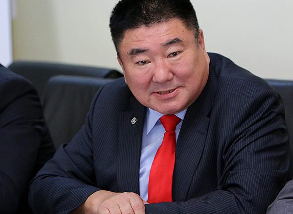 “Хэрэв энэ асуудлыг зохицуулж чадахгүй гэвэл тэр хүн, огцорч, төрийн байгууллагыг нь татан буулгах ёстой”