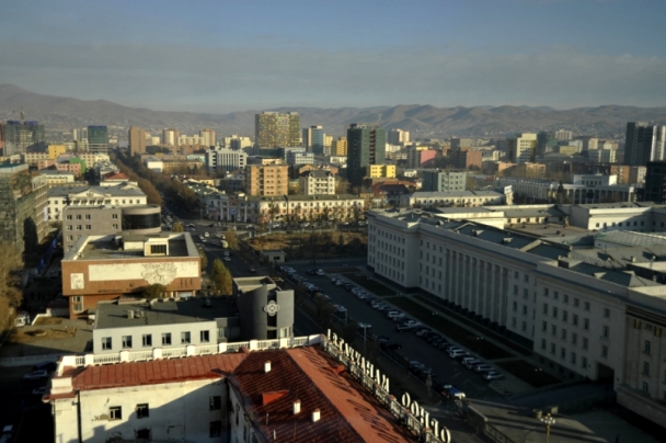 Нэгдүгээр сарын 1-ний бүх нийтийн амралтын өдрийг ажлын өдөрт шилжүүлэх үү