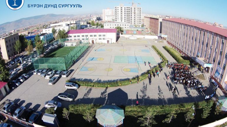 Сурагчид  нь  нэгнийхээ хоолойг зүсчихээд байхад “БИД ХАРААГҮЙ” гэх тайлбар хийж байгаа  “Улаанбаатар Эмпати” сургуульд хариуцлагын тухай хичээл заах уу, Боловсролын сайд аа?