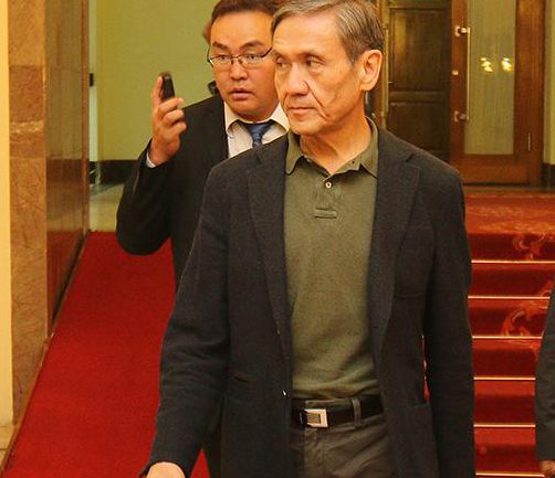 Намбарын хүү хэнтэй дотносох вэ?