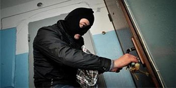 Тэрбум төгрөгийн хөрөнгө хулгайлсан этгээдүүд өөр хэд хэдэн айл судалсан байжээ