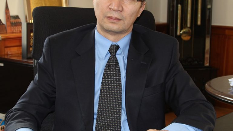 Р.Бат-Эрдэнэ захирал та, оюутнуудаас авсан 5.8 тэрбум төгрөгөөр юу хийсэн бэ?