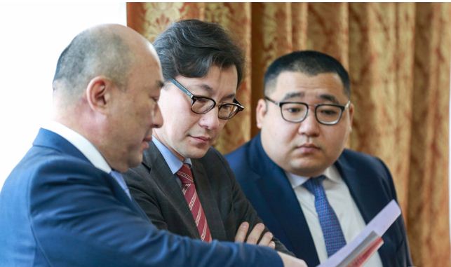 “Худалдаа хөгжлийн банк энэ их мөнгийг ямар арга замаар хуримтлуулав гэдгийг илүү тодорхой болгох хэрэгтэй”