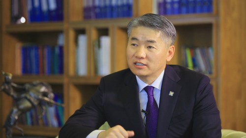 Ж.Энхбаяр: Манайх бондоо тараасан дараа нь өршөөлийн хууль баталсан