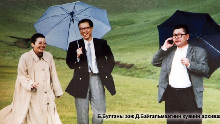 18 жил Монголоос гарч яваагүй Б.Булган ОХУ-аас орогнол хүссэн гэв үү?