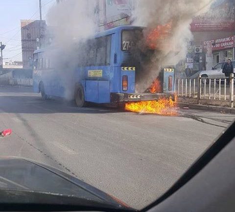 Зорчигч тээвэрлэж явсан автобус шатжээ