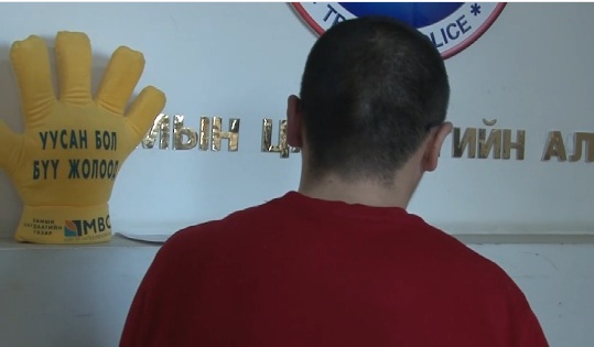 Хүүхэд уйлаад байсан учир хэргийн газрыг орхин зугтсан гэв