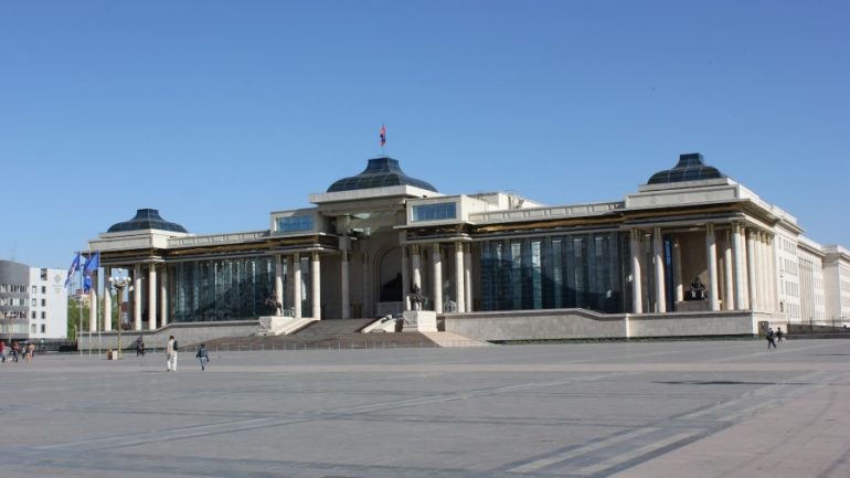 МАН ДОВТОЛЖ, АН УНТАЖ, МАХН СЭМ ГЭТЭЖ БАЙНА