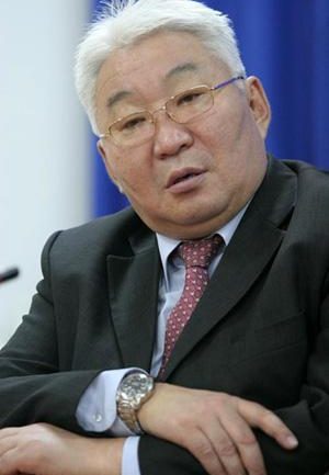 АН-ын байрны гадаа Э.Бат-Үүлийг эсэргүүцэж жагсав