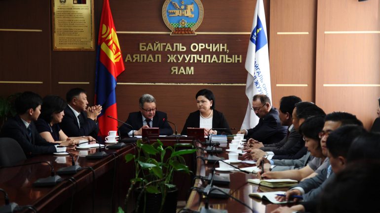 БОАЖЯ-НЫХАН ЭРДЭМТЭН, СУДЛААЧИДТАЙ ӨРГӨН ХҮРЭЭНД ХАМТАРЧ АЖИЛЛАНА