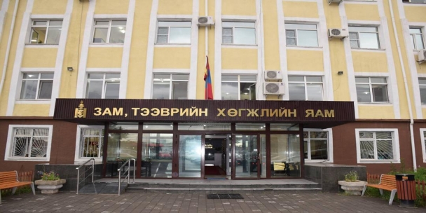 НЭЭЛТТЭЙ ХААЛГАНЫ ӨДӨРЛӨГ ЗОХИОН БАЙГУУЛАГДАЖ БАЙНА