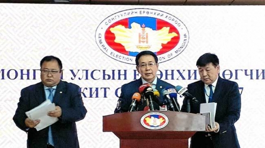 СЕХ-ны даргын гурван өдрийн гурван өөр мэдэгдэл