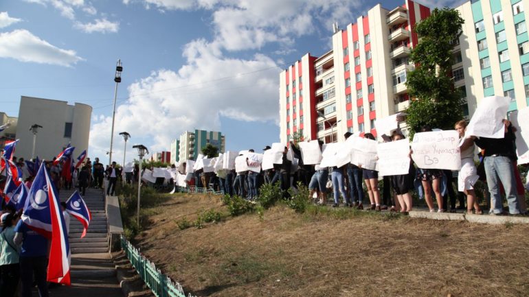Эрдэнэтийнхэн Х.Баттулга, Ц.Элбэгдорж, “сахал” Д.Эрдэнэбилэг нарт эсэргүүцэл илэрхийлжээ