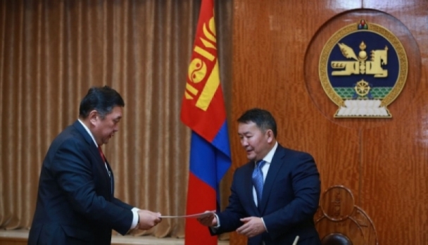 УИХ-ын дарга М.Энхболд зөвшилцөх саналыг өргөн барилаа