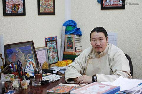 “Аравнайлсан шар тос”-ны эзэн Богдын музейн захирал болно гэв үү