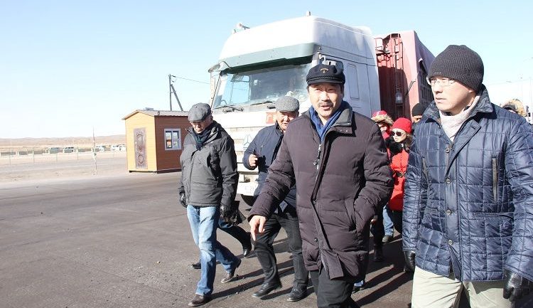 ЗТХ-ийн сайд орон нутгийн анхны томилолтоо Гашуун сухайтын нүүрс тээвэрлэгчдийн асуудлыг шийдэхээс эхэллээ